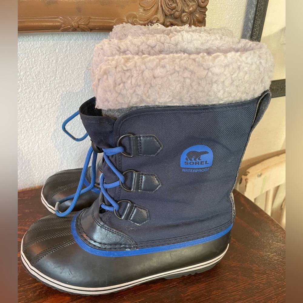SOREL Yoot Pak Black Blue Waterproof Warm Women’s 6 Gently Pre-Loved Boots